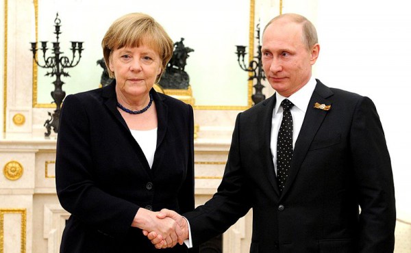 angela_merkel_in_vladimir_putin