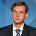 Begunska kriza: Ali bo Miro Cerar prodal suverenost Slovenije s sprejemom obveznih kvot za begunce?