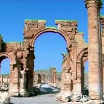 Kljub ruski vojaški akciji je ISIL spet pokazal svojo moč. ISIL namreč nadaljuje z uničevanjem sirskega starodavnega mesta Palmire.
