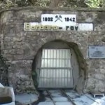 Povojne poboje lahko z določenih aspektov enačimo z bojem proti terorizmu